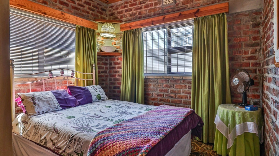 4 Bedroom Property for Sale in De Kelders Western Cape